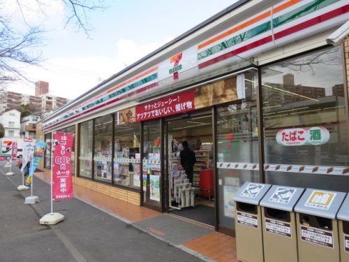 セブンイレブン 横浜若葉台団地店の画像