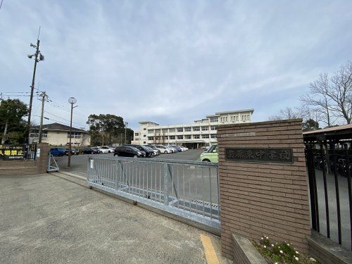 糸島市立前原東中学校の画像