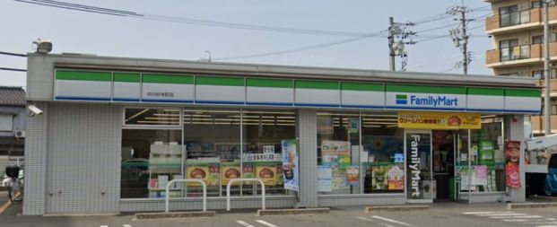 ファミリーマート 中川好本町店の画像