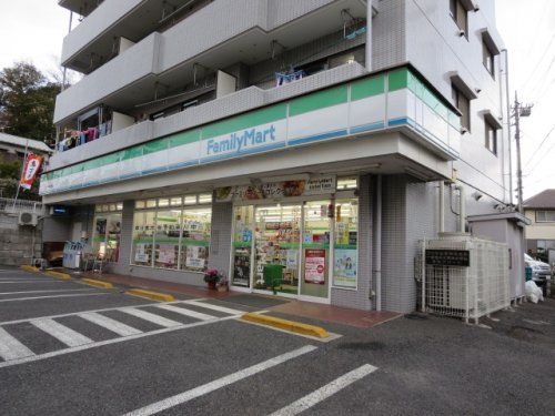ファミリーマート 横浜長津田町店の画像