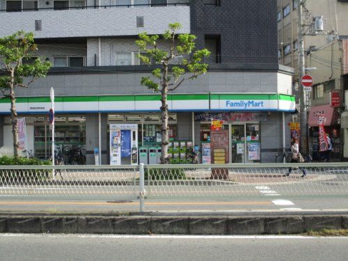 ファミリーマート 西成区役所前店の画像