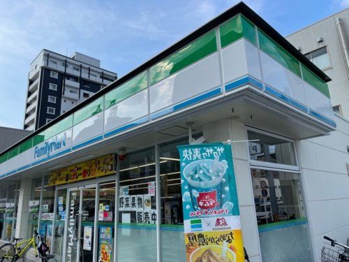 ファミリーマート筑紫通比恵店の画像