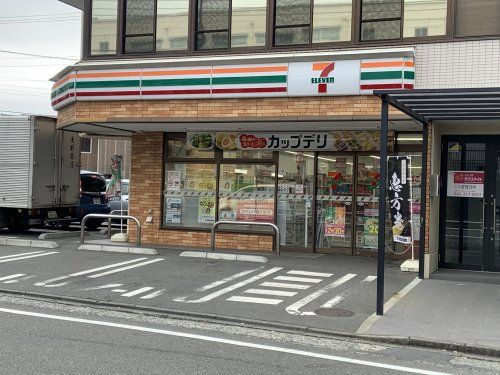 セブンイレブン 横浜坂本町店の画像