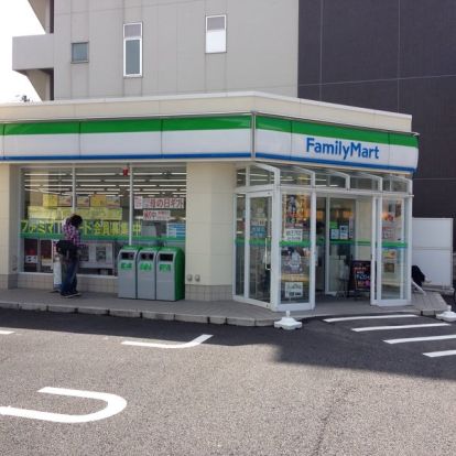 ファミリーマート 新潟医学町通店の画像