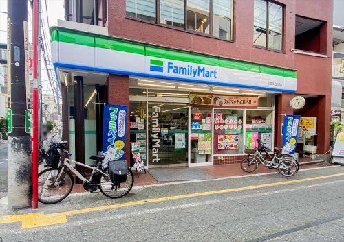 ファミリーマート 松陰神社駅前店の画像