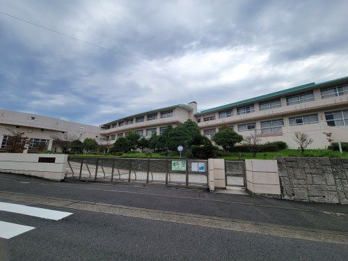 藤沢市立藤ケ岡中学校の画像