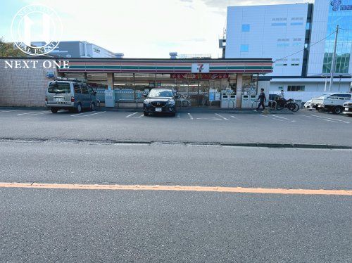 セブンイレブン 横浜川和町店の画像