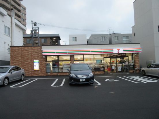 セブンイレブン 札幌澄川5条店の画像