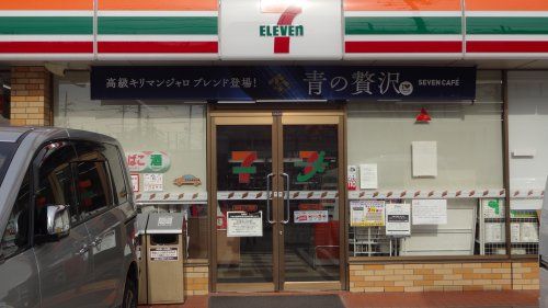 セブンイレブン 岡崎上六名店の画像