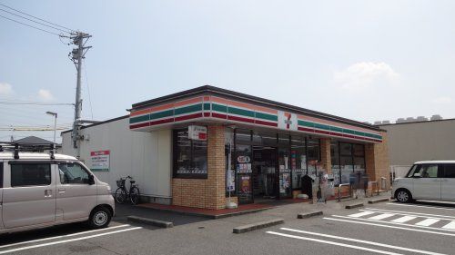 セブンイレブン 岡崎中島町店の画像