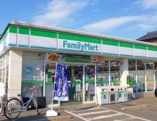 ファミリーマート 中川好本町店の画像