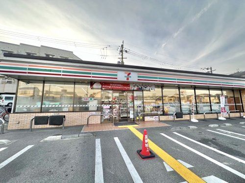 セブンイレブン 向日一文橋店の画像