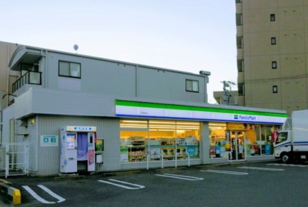 ファミリーマート 本陣通店の画像