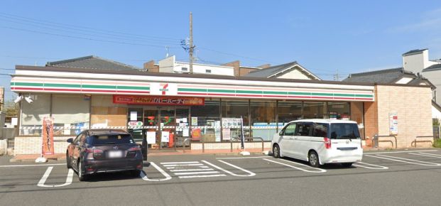 セブンイレブン 名古屋野立町3丁目店の画像