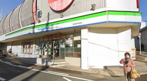 ファミリーマート 阪急総持寺駅前店の画像