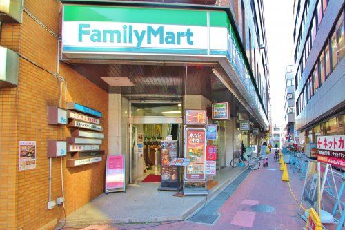 ファミリーマート 浦安駅前店の画像