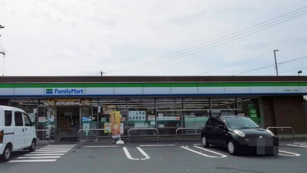 ファミリーマート 日比津グランド前店の画像