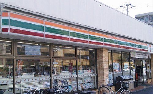 セブン-イレブン 目黒環七柿の木坂店の画像