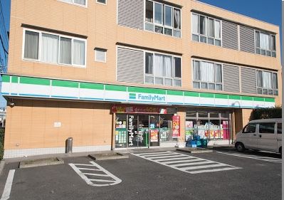 ファミリーマート 東玉川二丁目店の画像