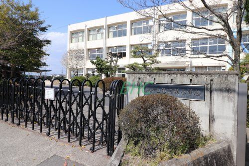 栗東市立治田西小学校の画像