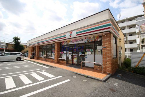 セブンイレブン 横浜高田東3丁目店の画像