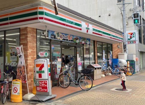 セブンイレブン 大阪三泉市場通店の画像