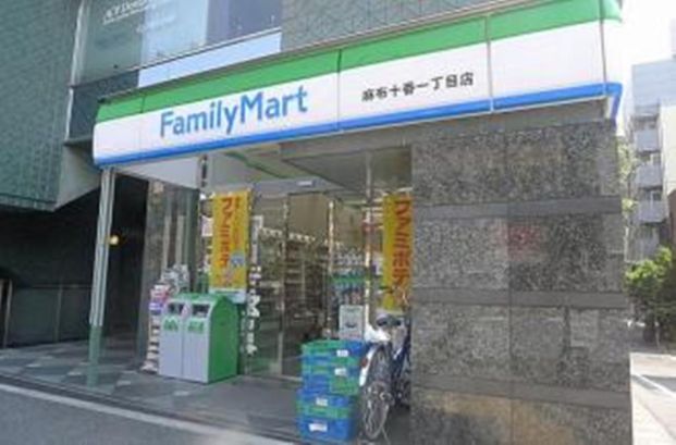 ファミリーマート高田三丁目店の画像
