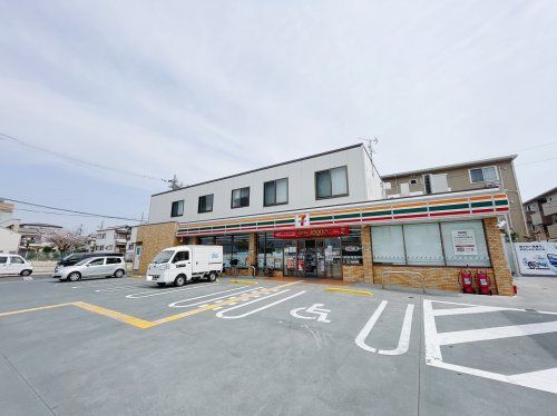 セブンイレブン 堺深井中町店の画像