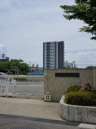 一宮市立神山小学校の画像