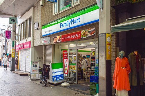 ファミリーマート 高円寺パル商店街店の画像