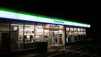 ファミリーマート 豊中岡町北店の画像