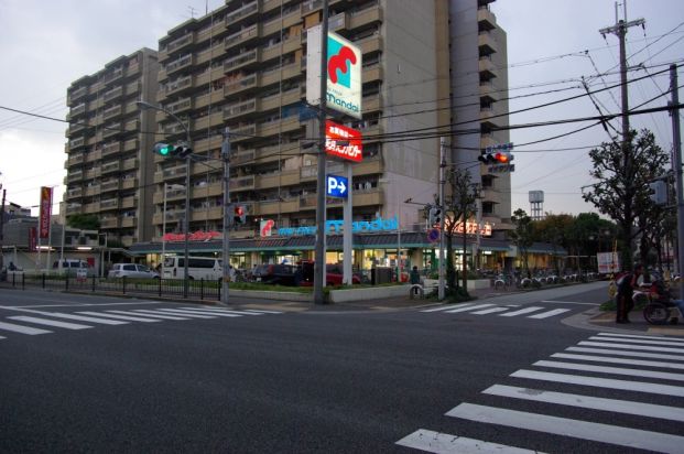 万代 阪神ショッピングセンター店の画像