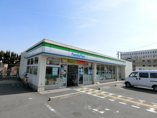 ファミリーマート 寝屋川下木田店の画像