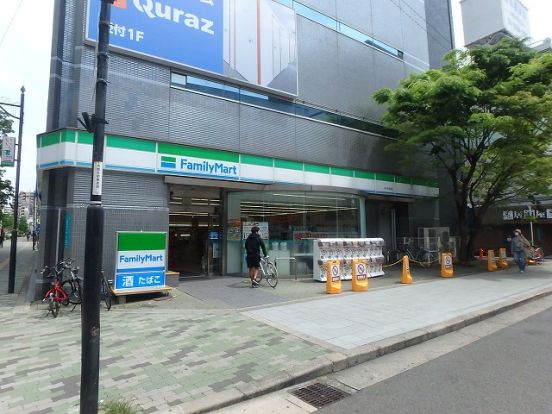 ファミリーマート 弁天町駅前店の画像