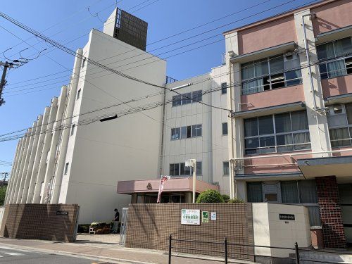 大阪市立三稜中学校の画像