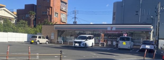 セブンイレブン 鹿児島護国神社前店の画像