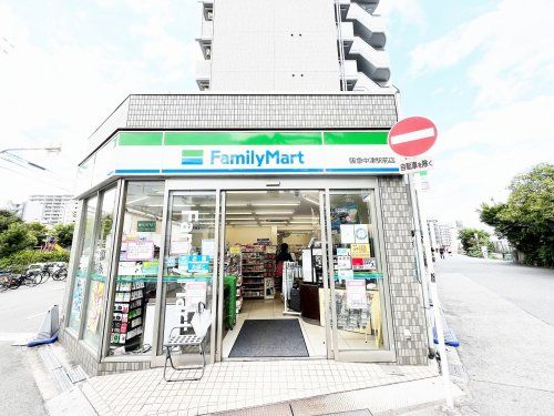 ファミリーマート 阪急中津駅前店の画像