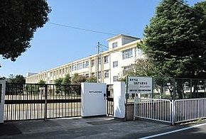 尼崎市立武庫中学校の画像