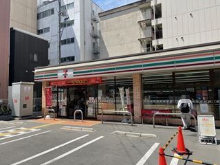 セブンイレブン大阪難波中3丁目南店の画像