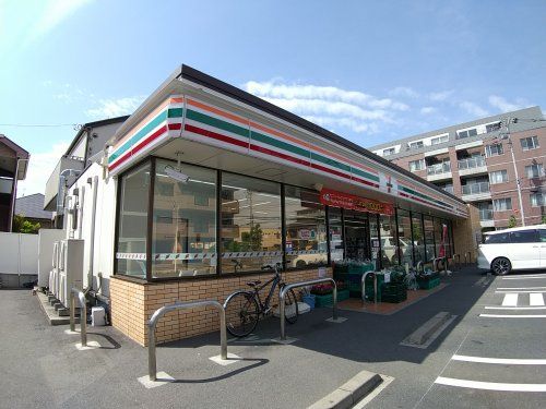 セブンイレブン千葉幕張本郷店の画像