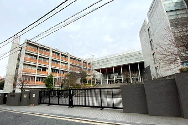 新宿区立新宿中学校の画像