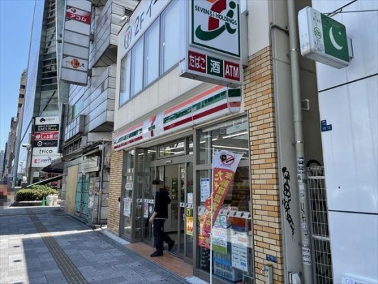 セブンイレブン　心斎橋駅前の画像