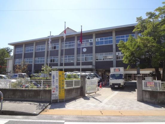 亀岡市立亀岡小学校の画像