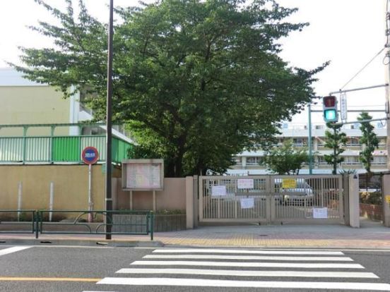 葛飾区立道上小学校の画像