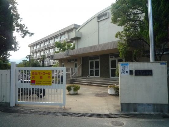 宝塚市立　売布小学校の画像