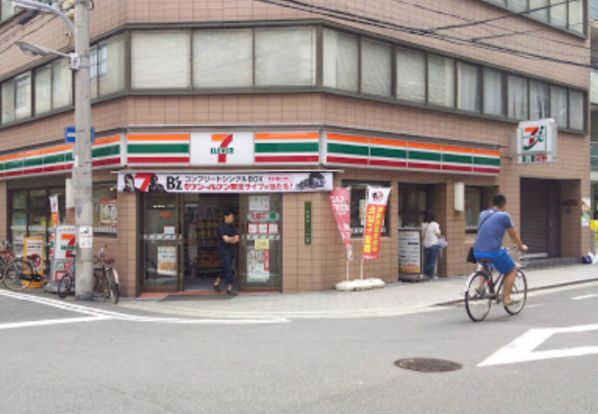 セブンイレブン 大阪紅梅町店の画像