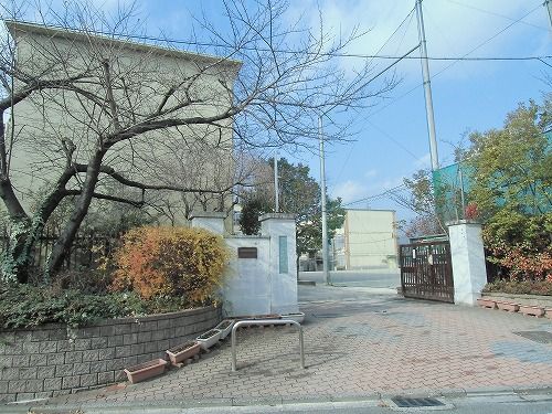 京都市立下鴨中学校の画像