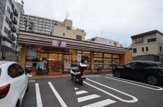 セブンイレブン 名古屋春岡1丁目店の画像