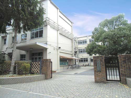 京都市立岡崎中学校の画像