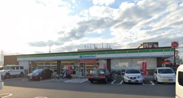 ファミリーマート 茨木鮎川店の画像